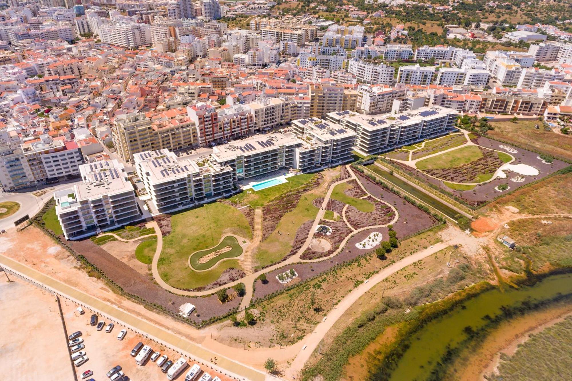 Bayline Condominium - Heated Indoor Swimming Pool - Spa - By Bedzy Armação de Pêra Exterior foto
