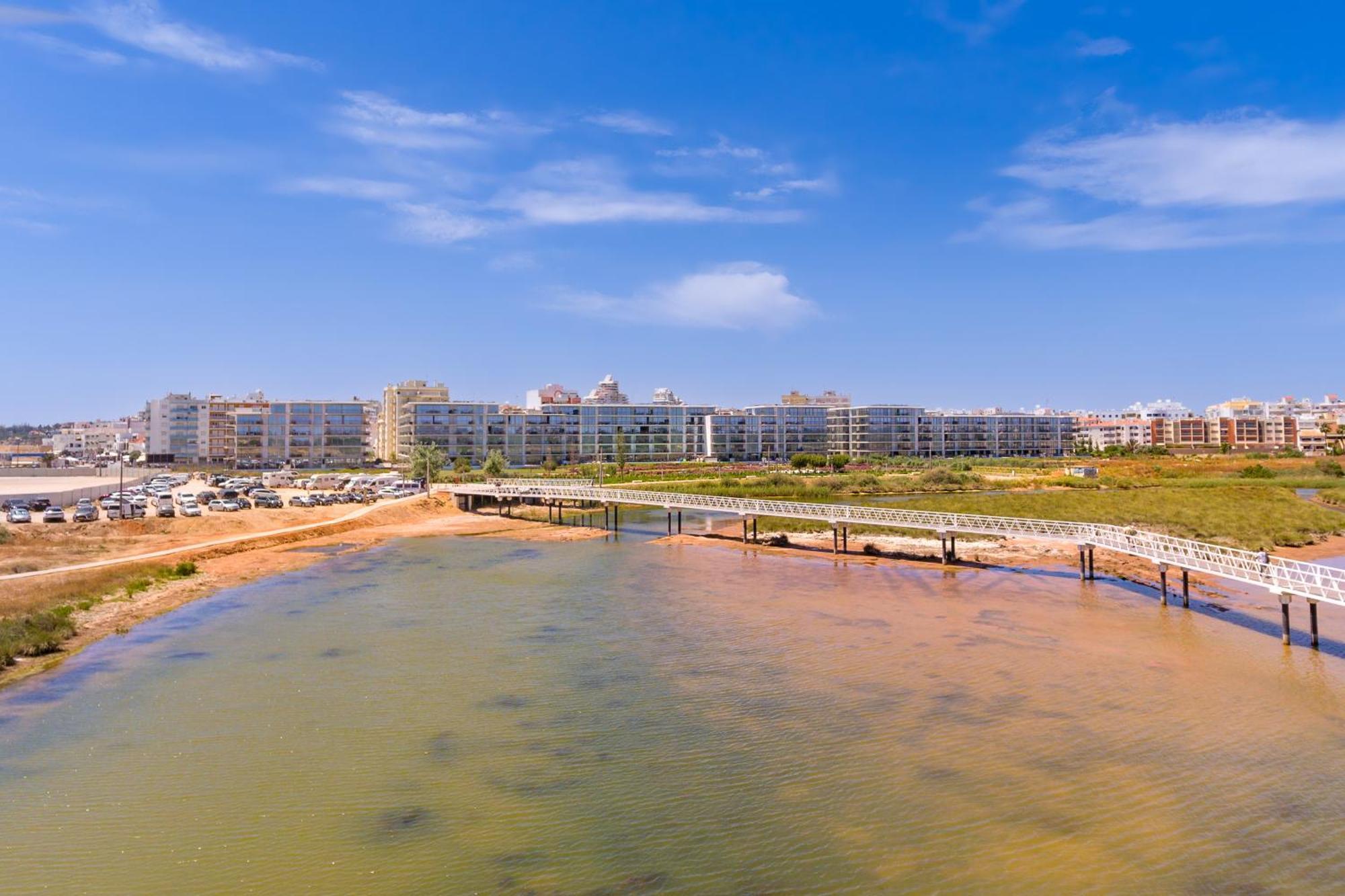 Bayline Condominium - Heated Indoor Swimming Pool - Spa - By Bedzy Armação de Pêra Exterior foto